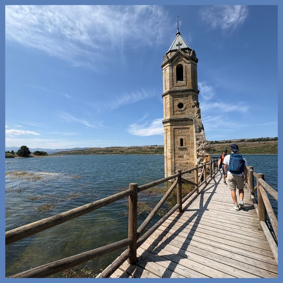 chiesa nel lago in spagna